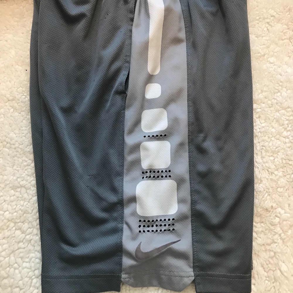 Boy's Nike Athletic Shorts Size Large w/ Pockets
